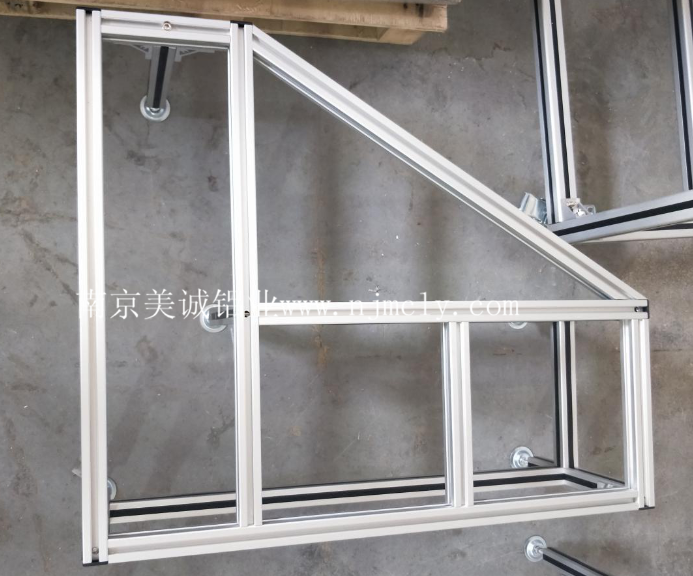 你知道氧化后的工業鋁型材框架優點嗎？03